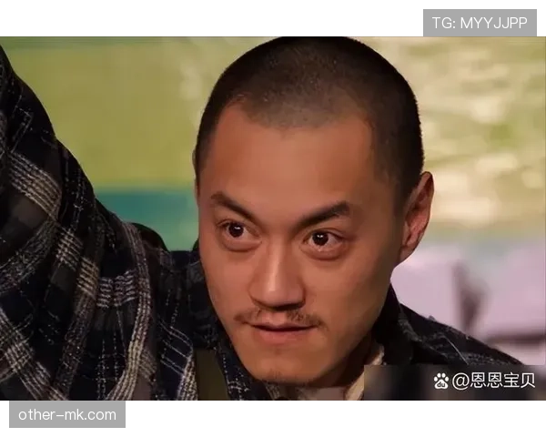 扬尼斯一分钱红包都不发,还家里人全靠他买车?这生活也太戏剧了吧! 扬尼斯一分钱红包都不发,还家里人全靠他买车?这生活也太戏剧了吧!